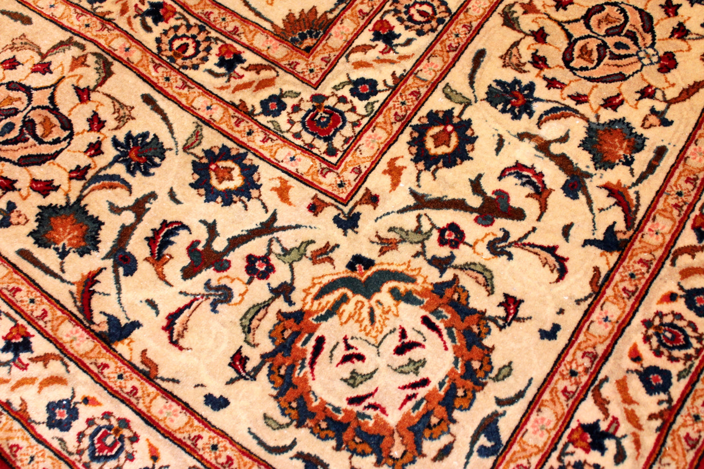 Kashan Kork