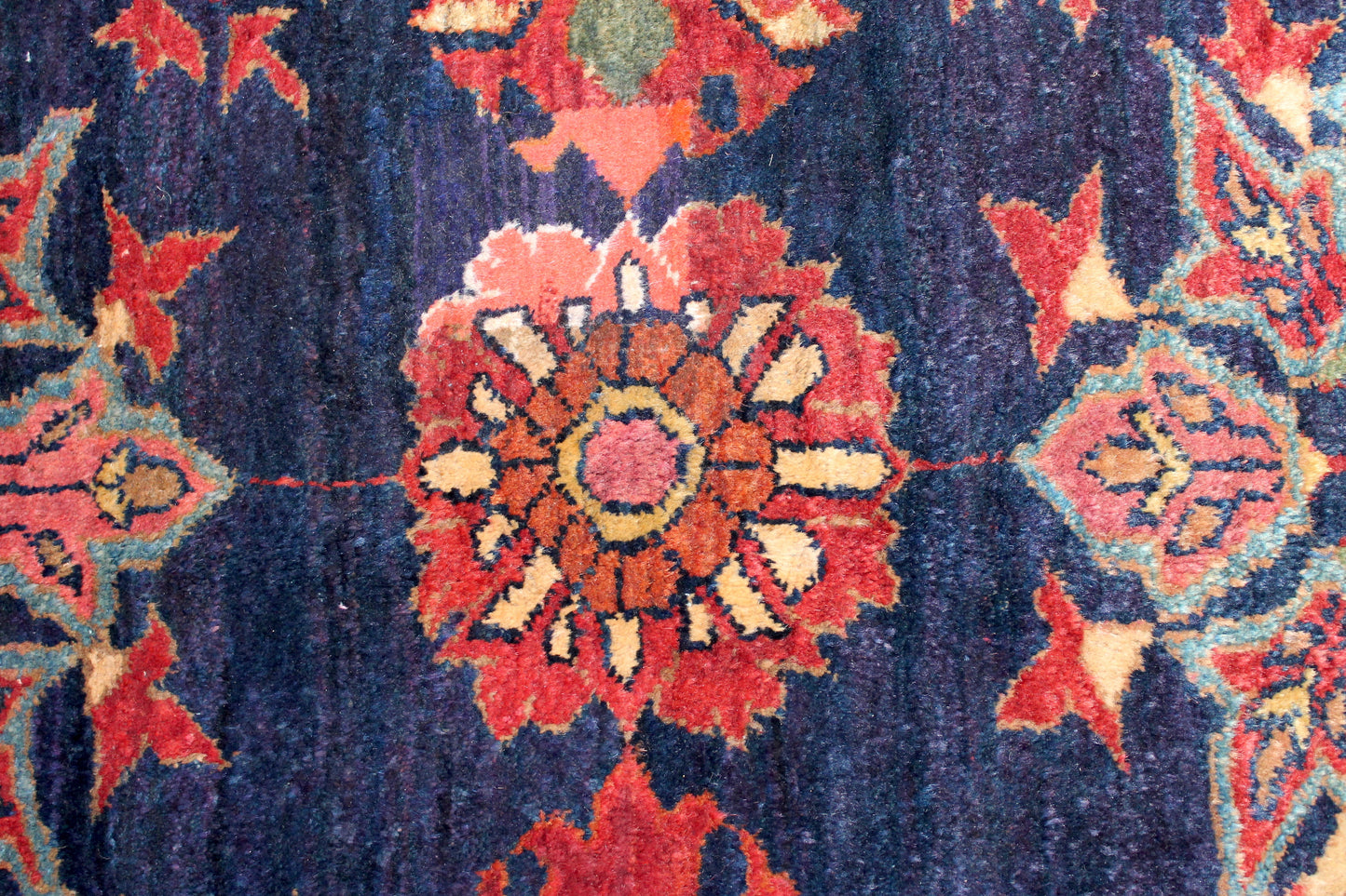 Farahan Antik