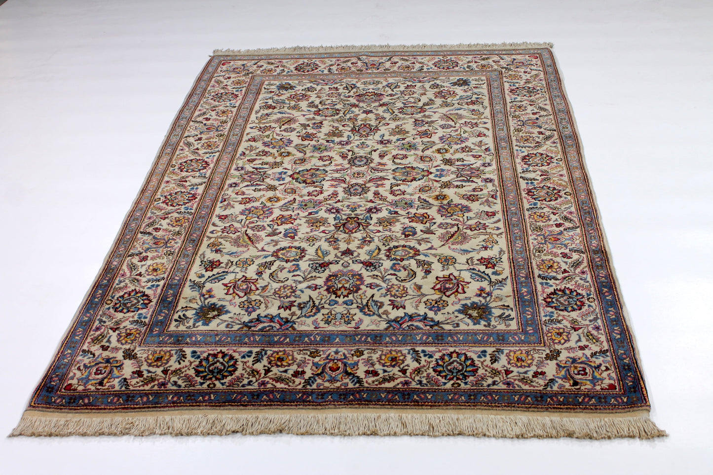 Kashan Weiss