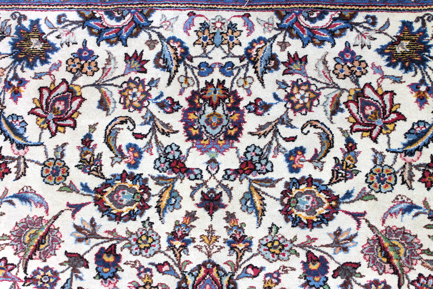 Kashan Weiss