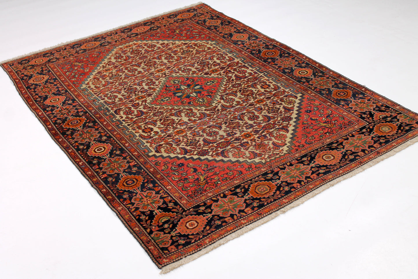 Kashan Weiss