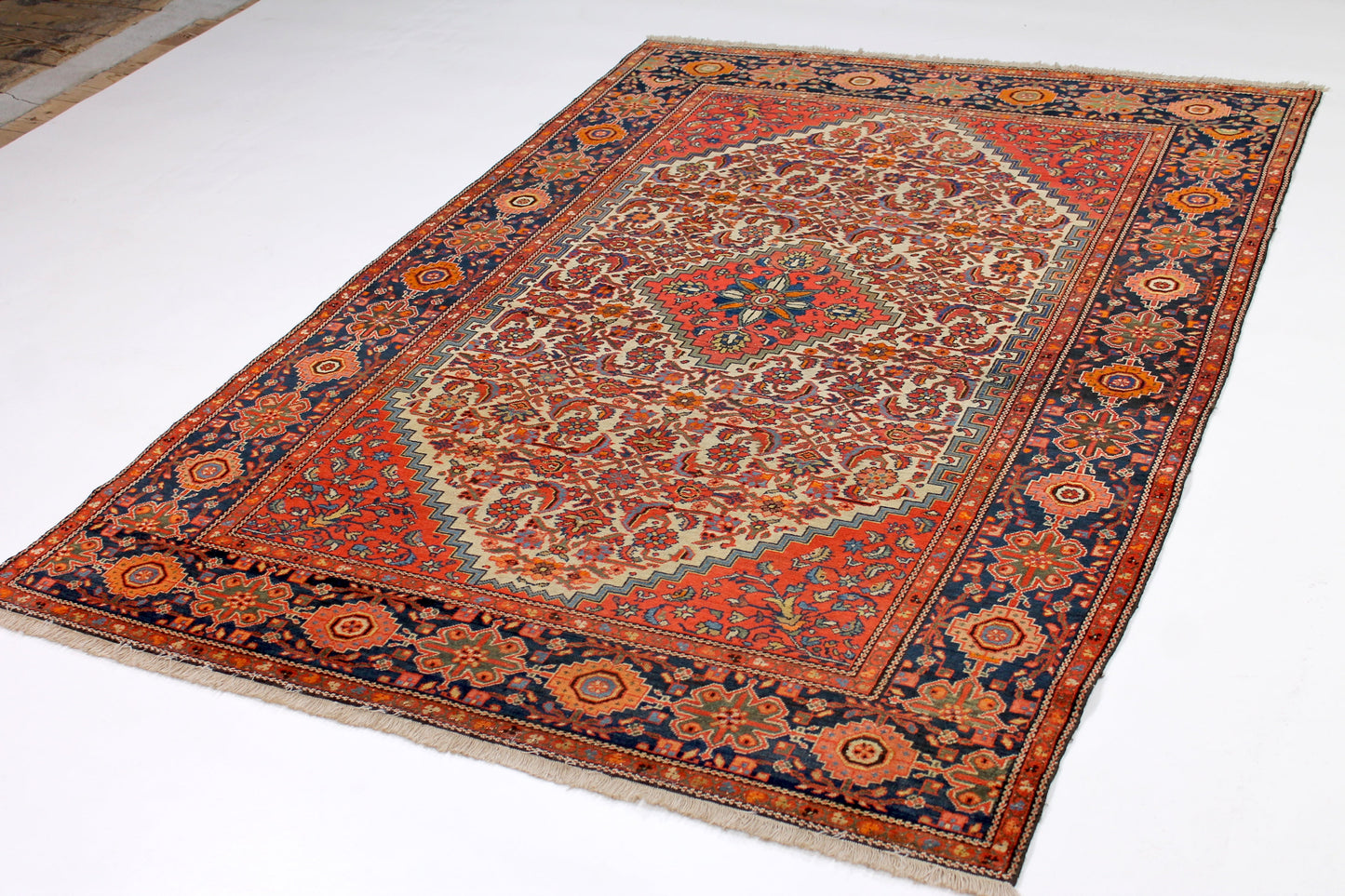 Kashan Weiss