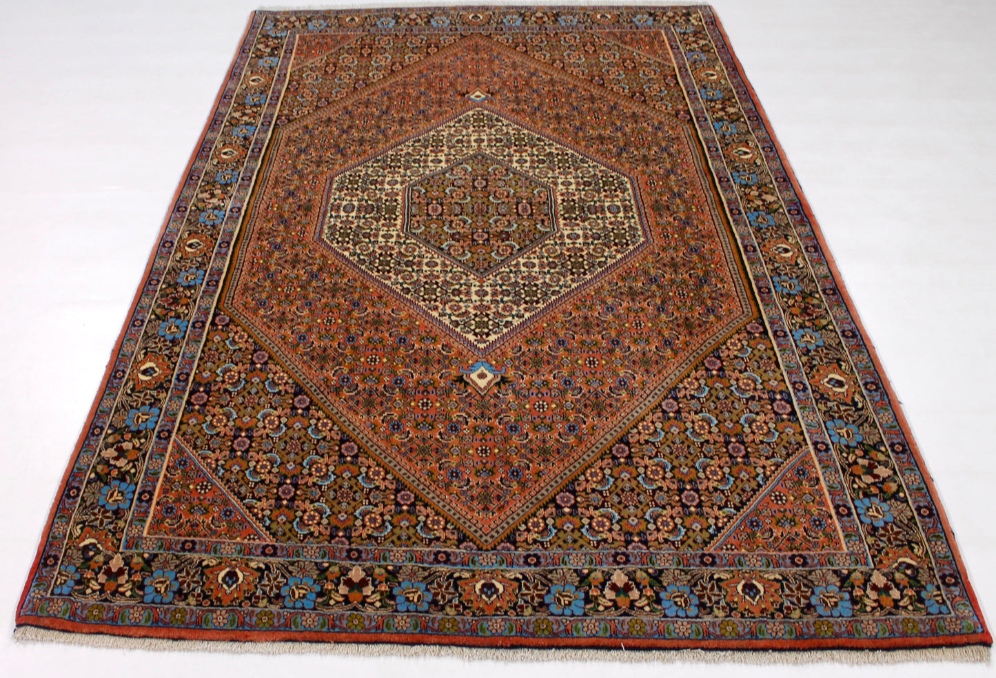 Bidjar Tekab