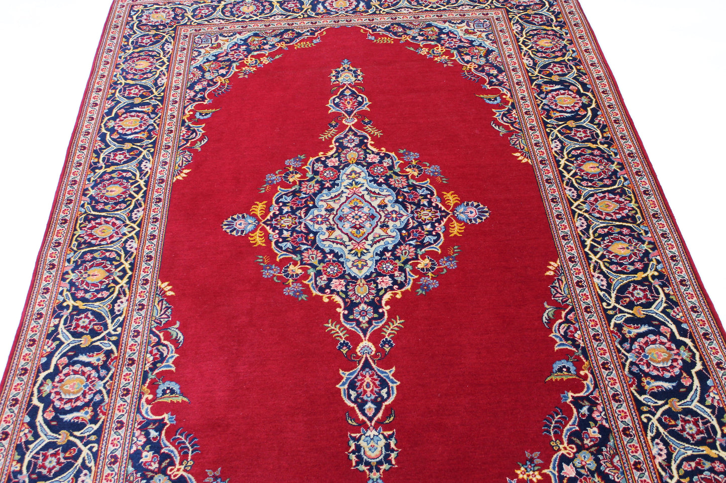 Kashan Weiss