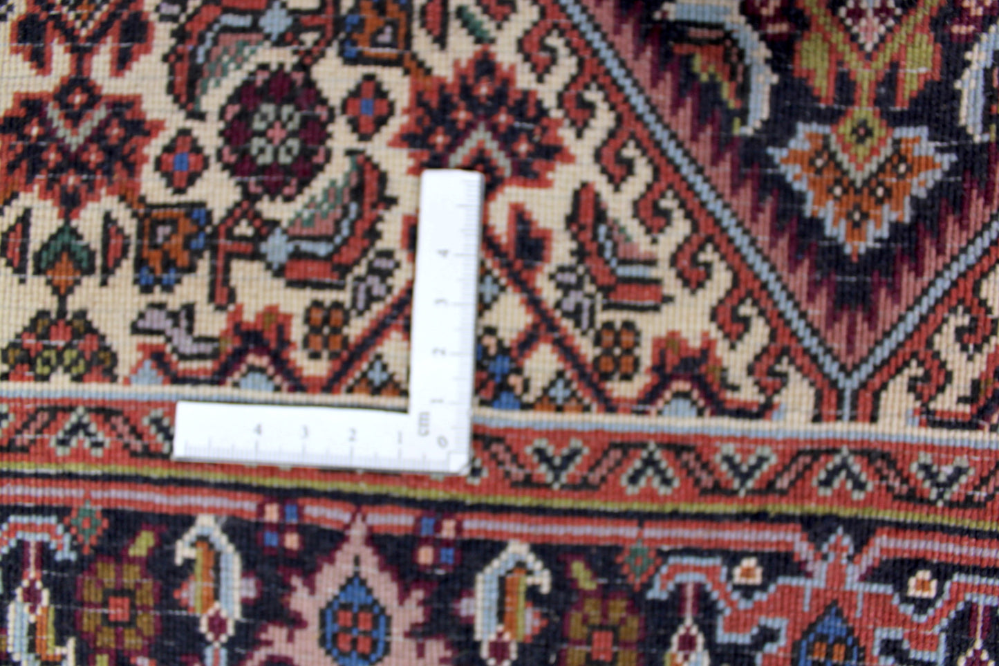 Bidjar Tekab
