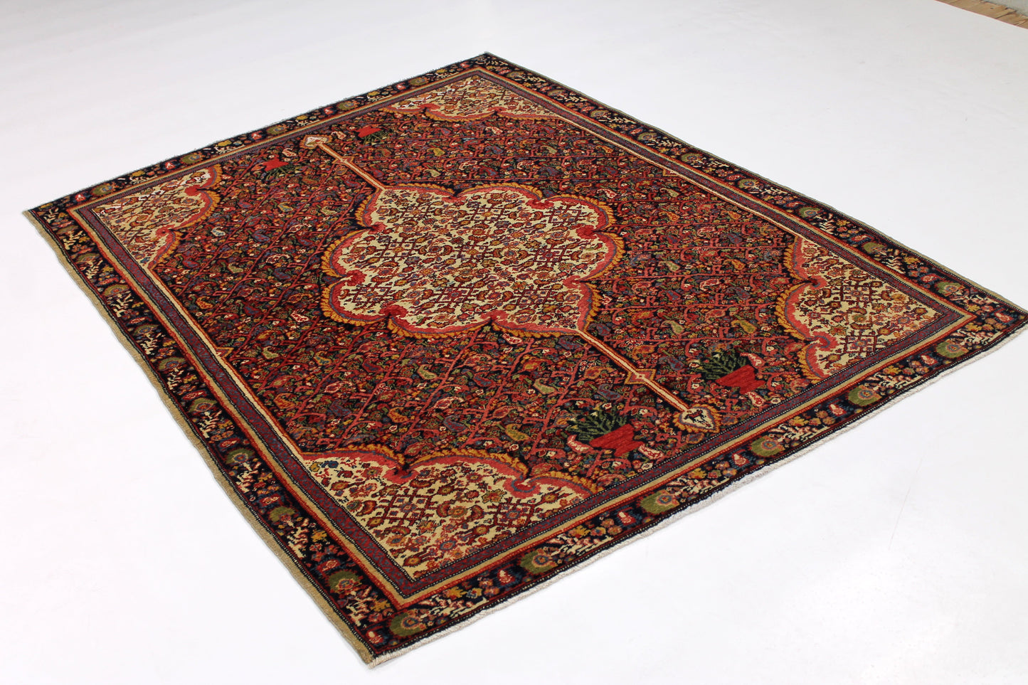 Farahan Antik