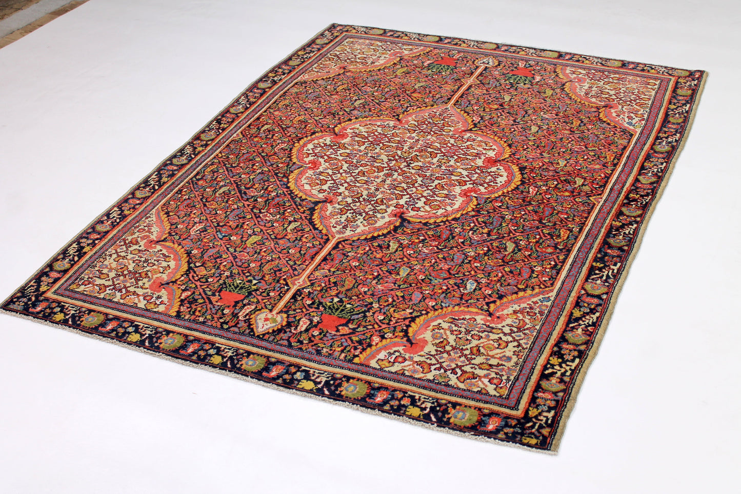 Farahan Antik