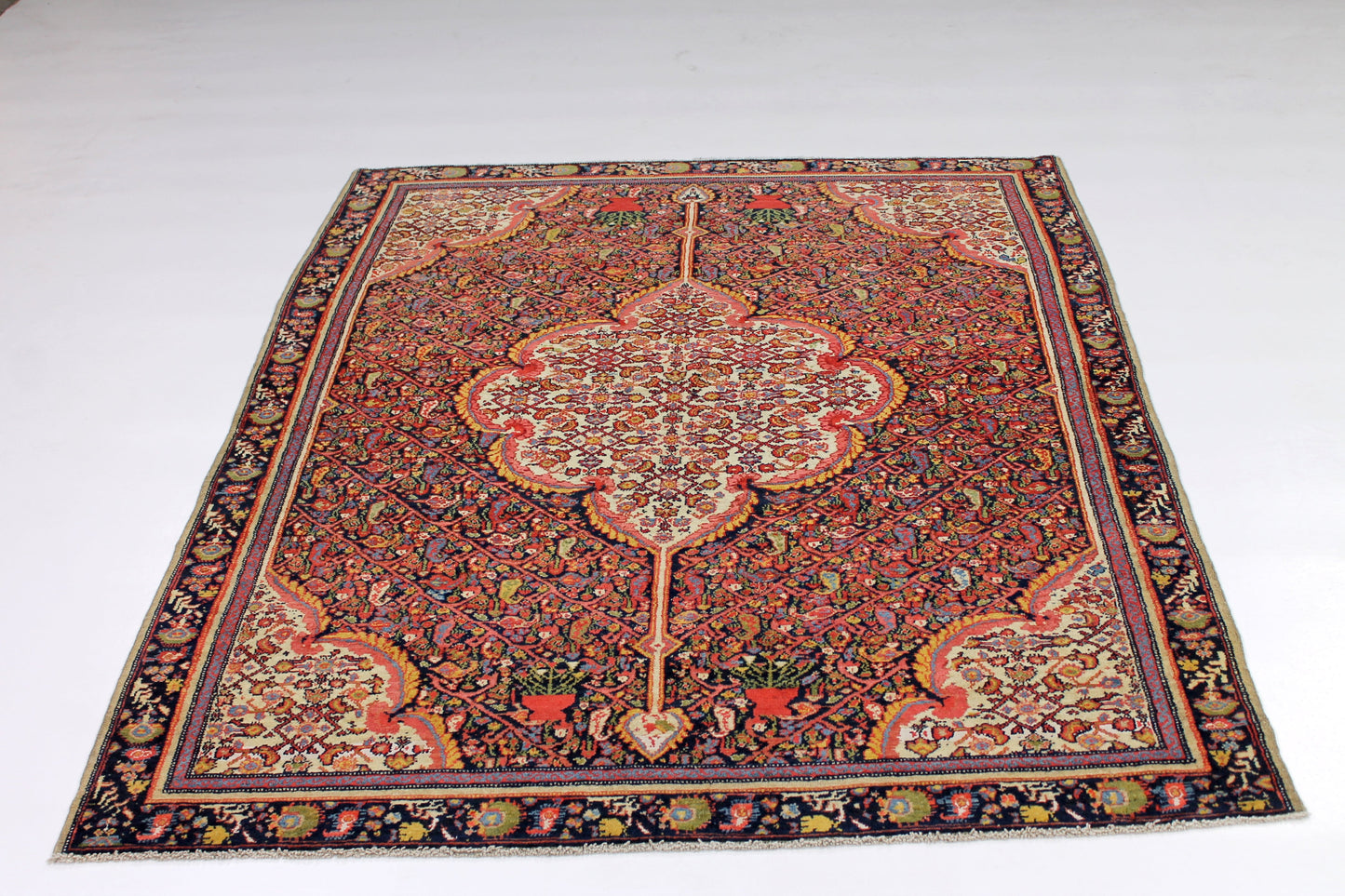 Farahan Antik