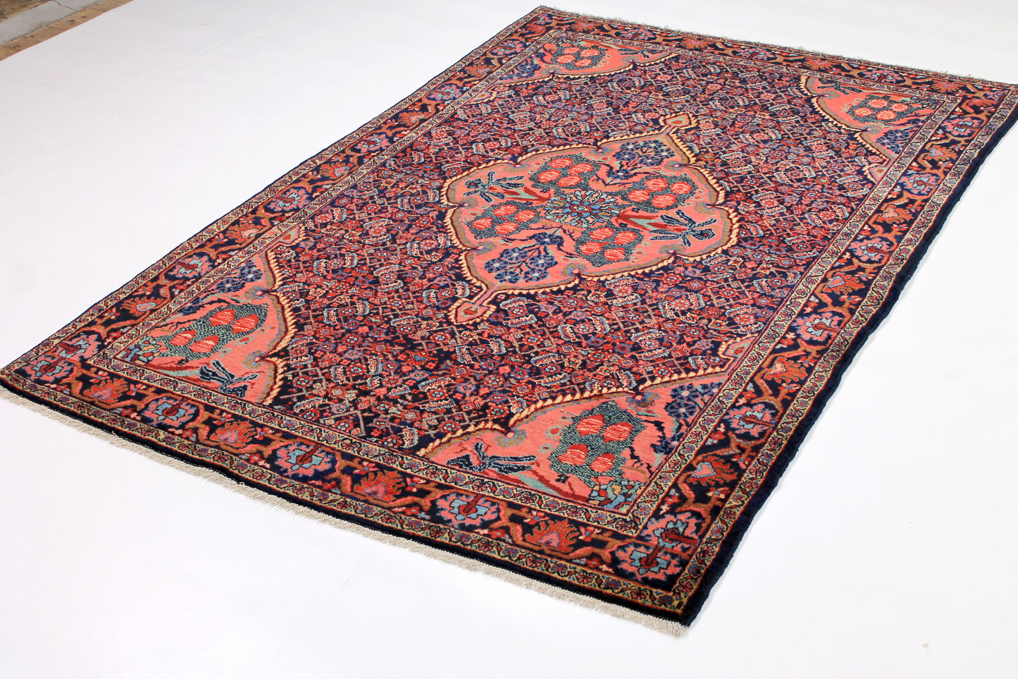 Farahan Antik
