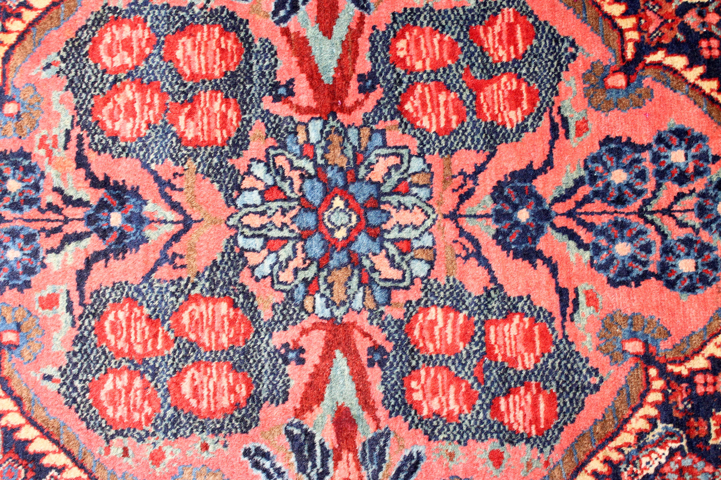 Farahan Antik