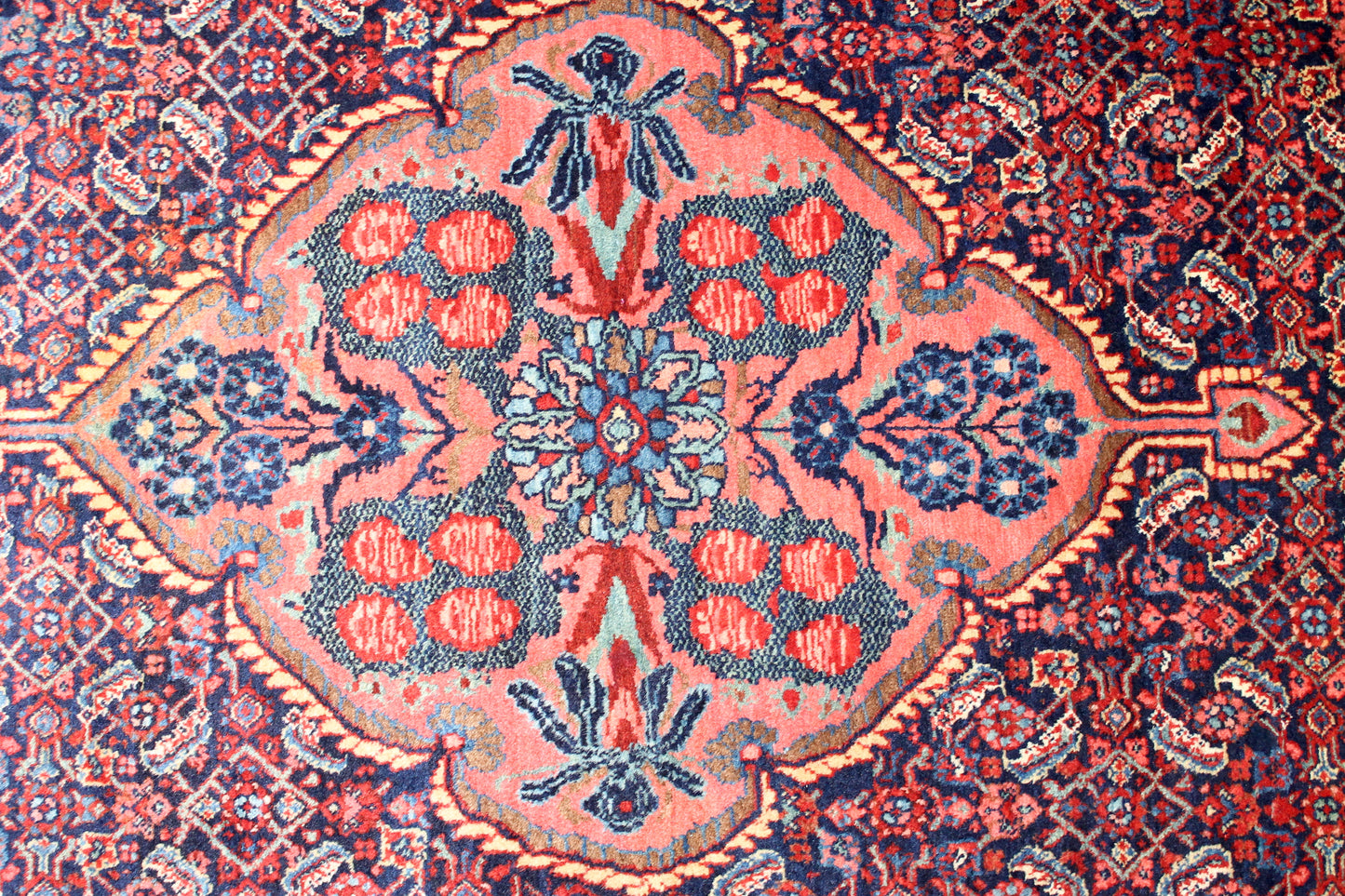 Farahan Antik