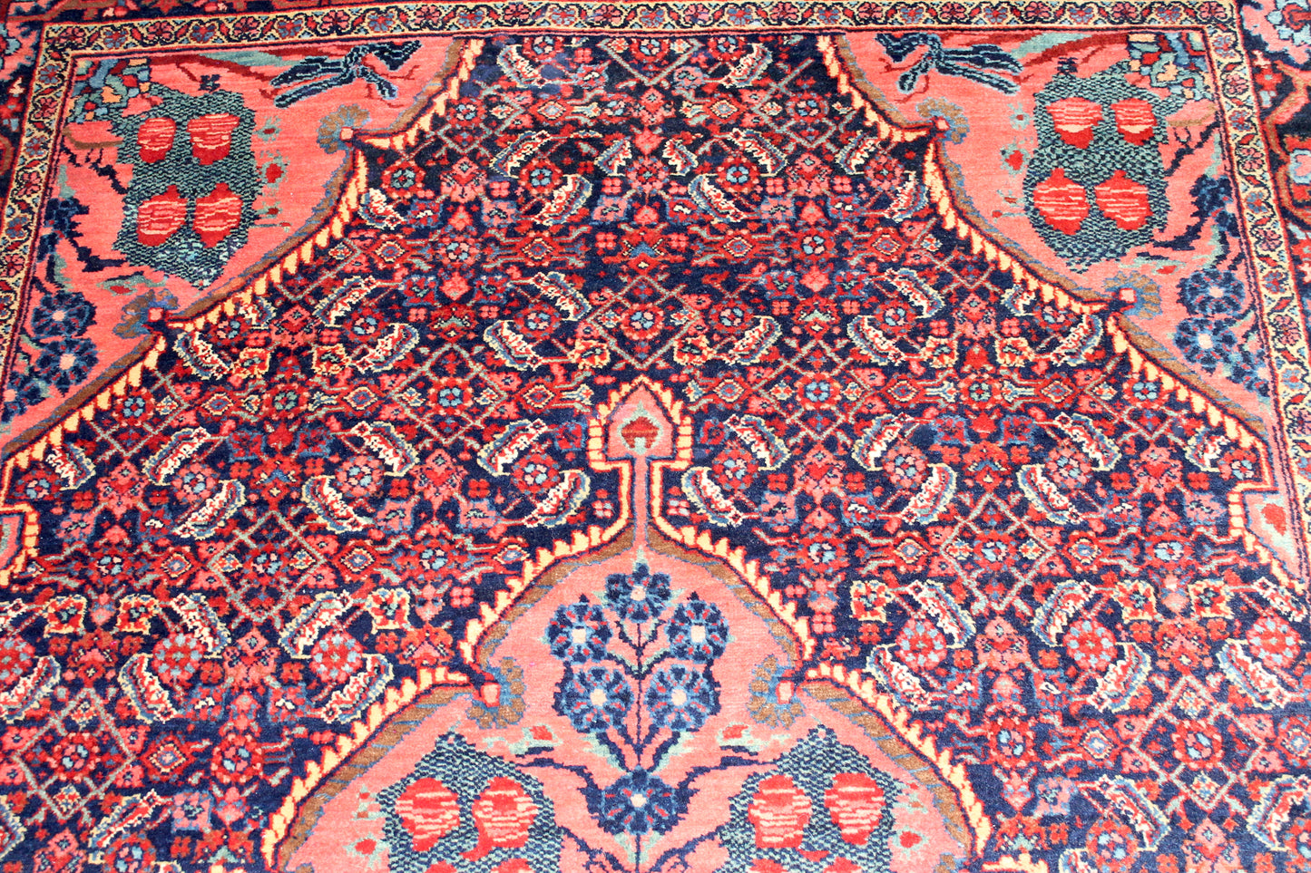 Farahan Antik