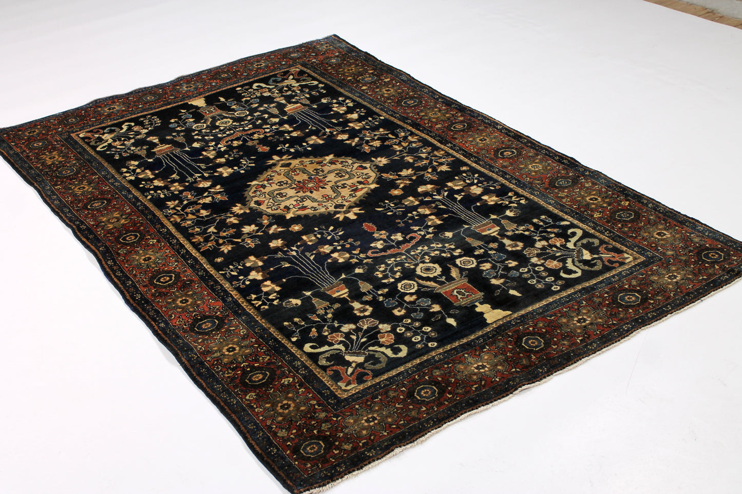 Farahan Antik
