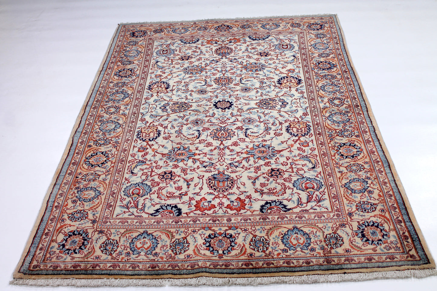 Kashan Weiss