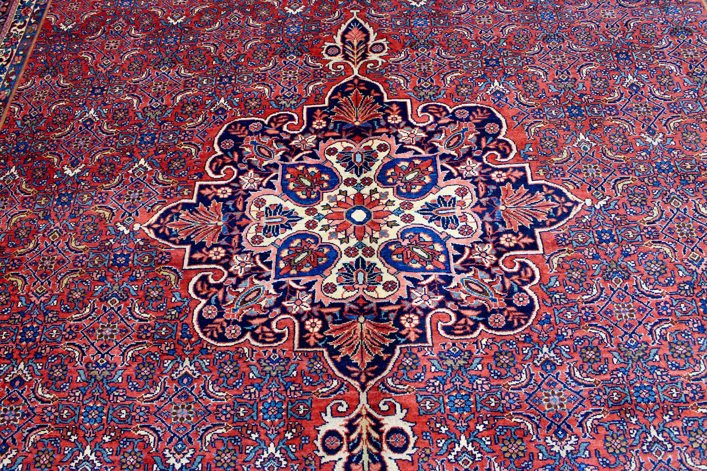 Bidjar Antik