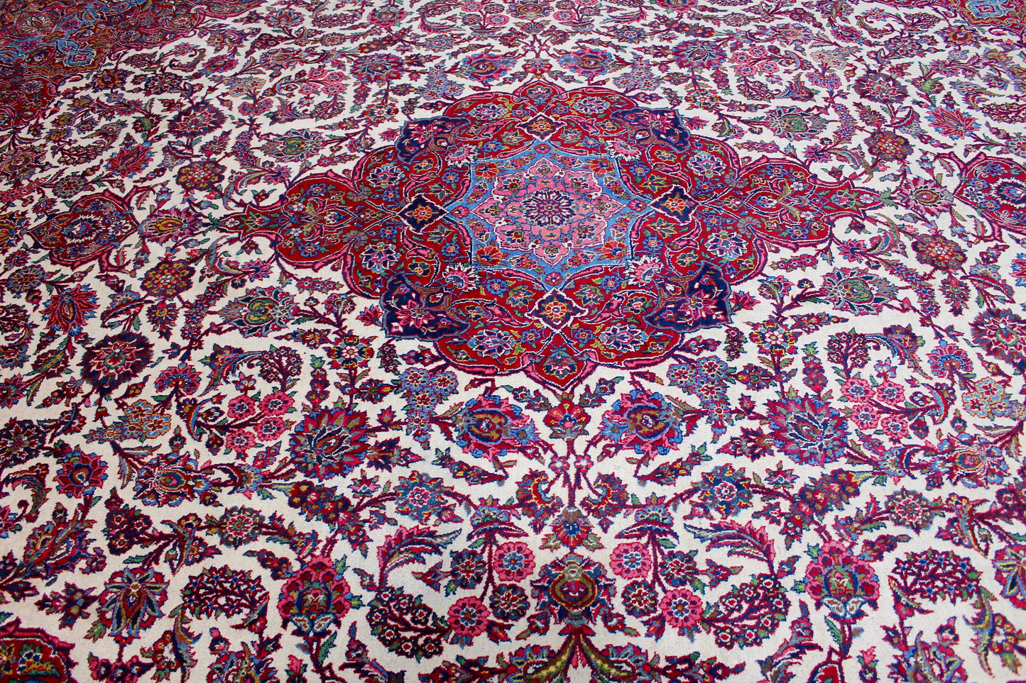 Kashan Antik