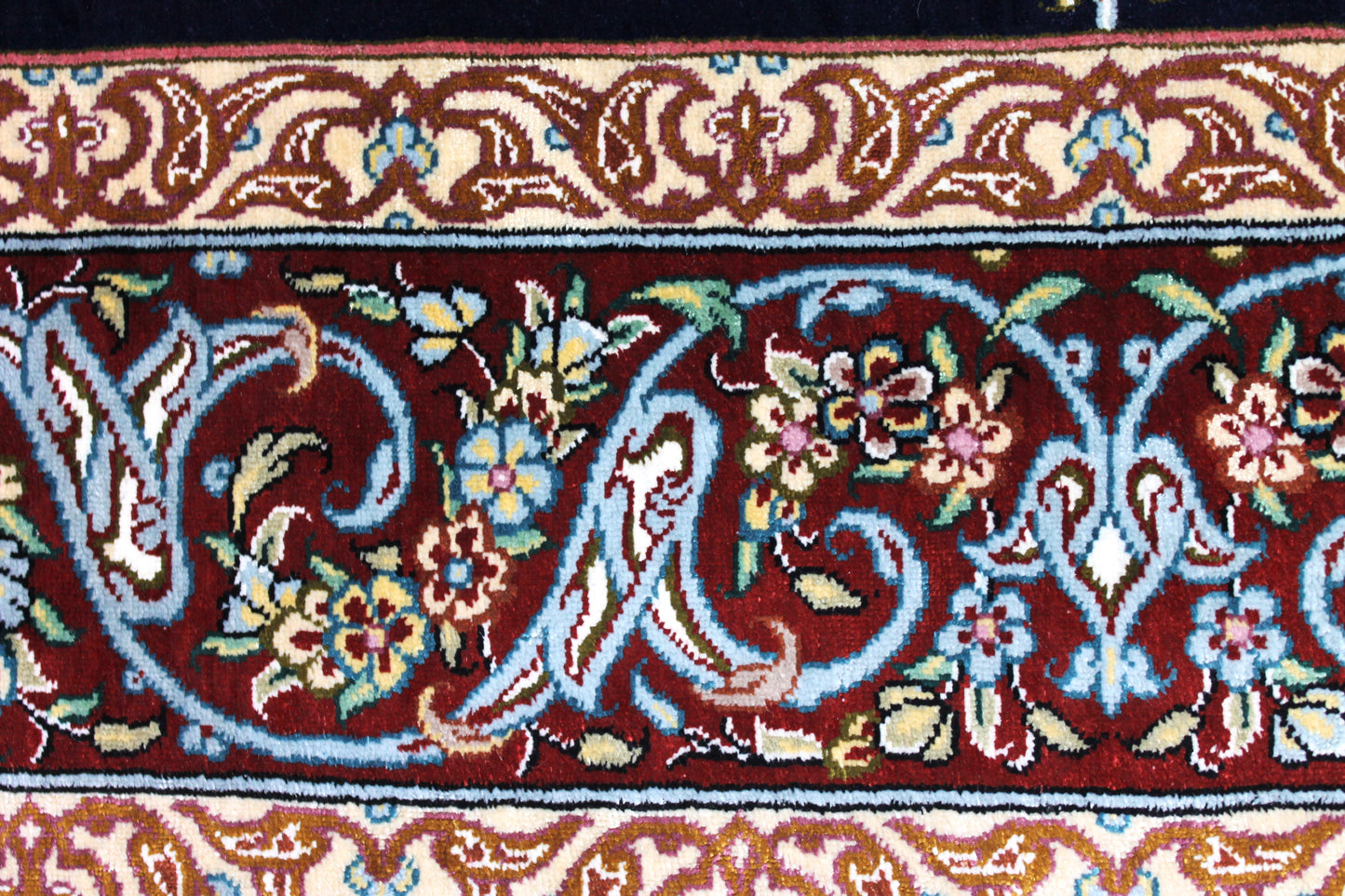Ghom Seide
