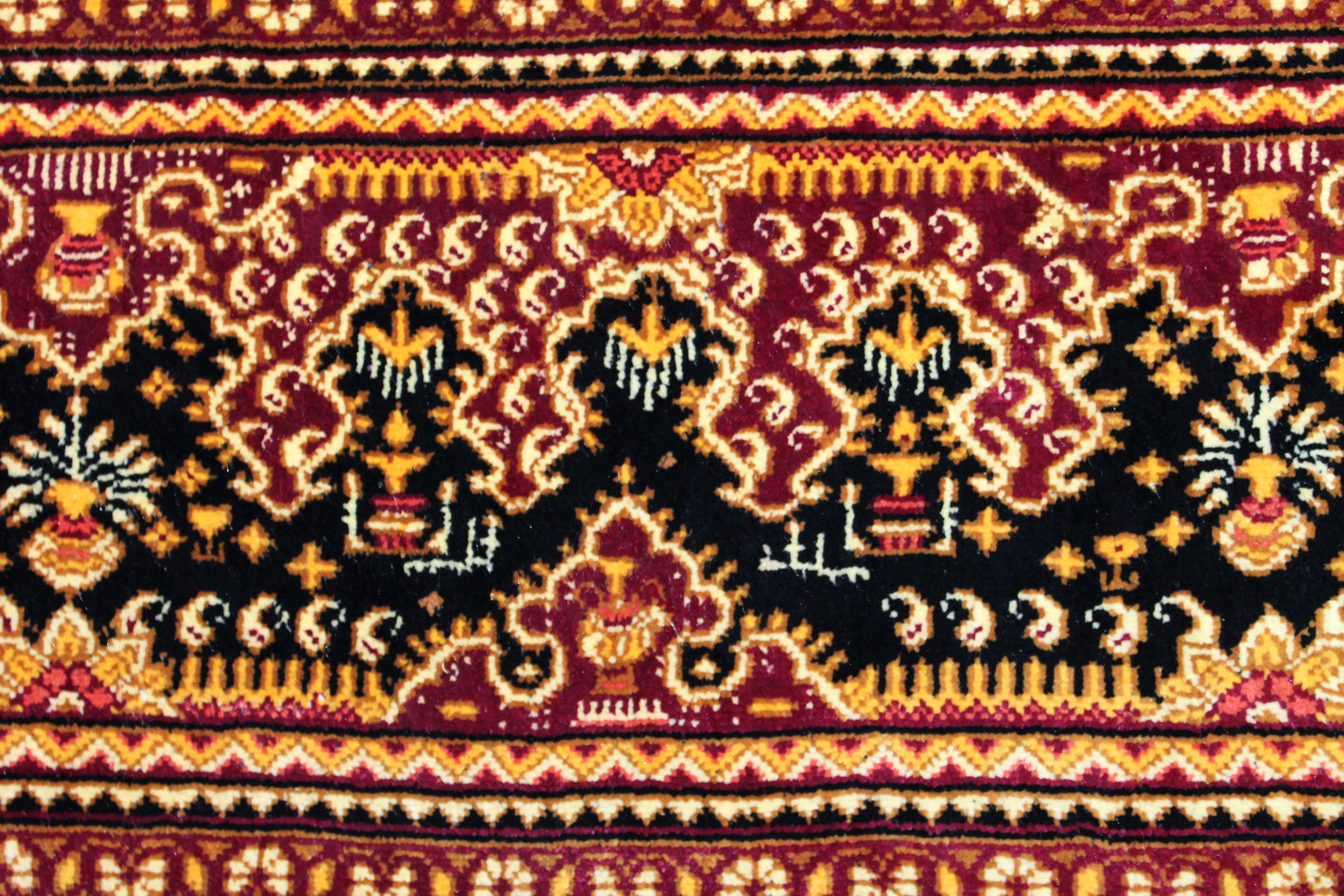 Ghom Seide