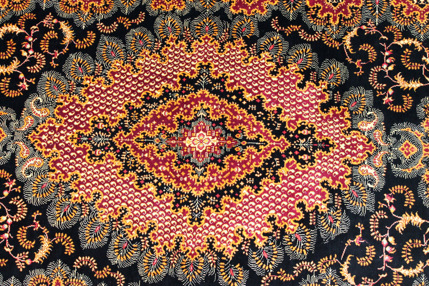 Ghom Seide
