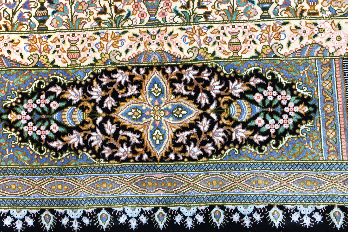 Ghom Seide