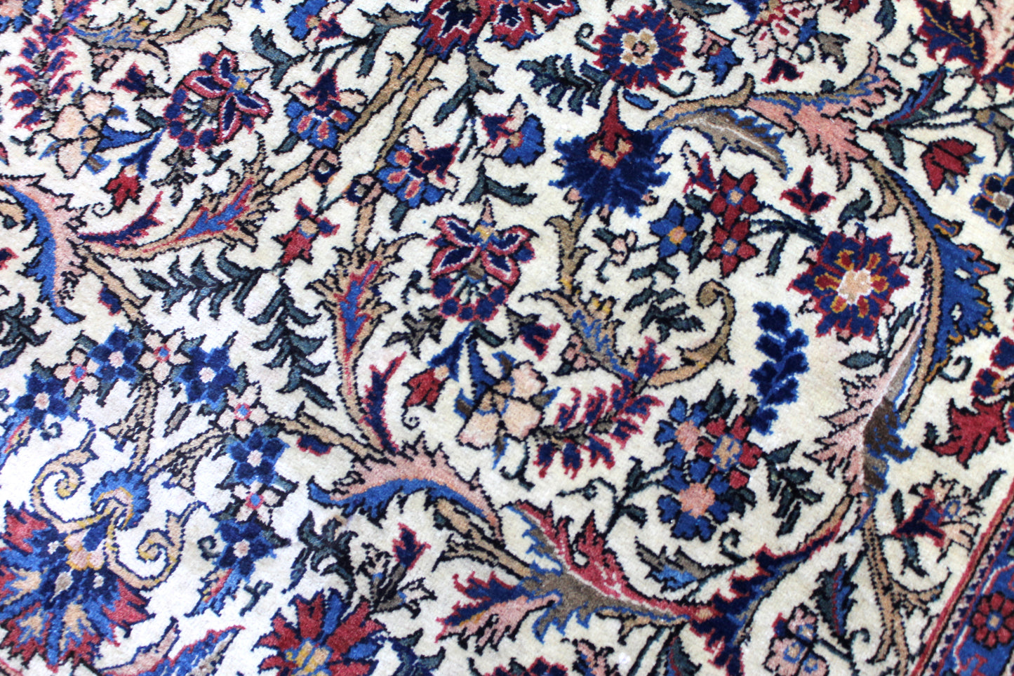 Weisser Kashan Antik