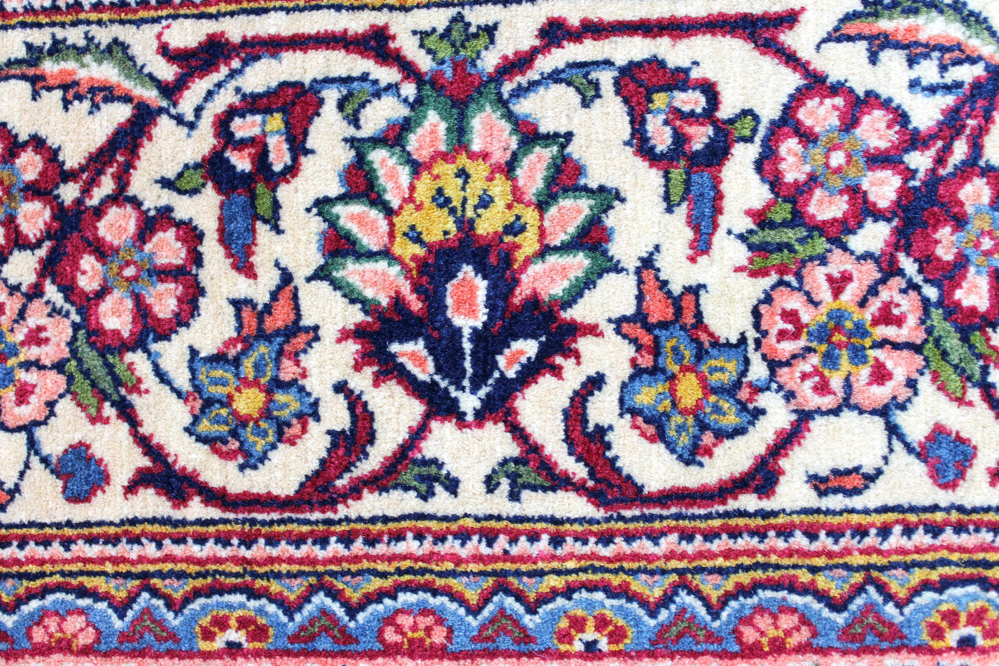 Weisser Kashan Antik