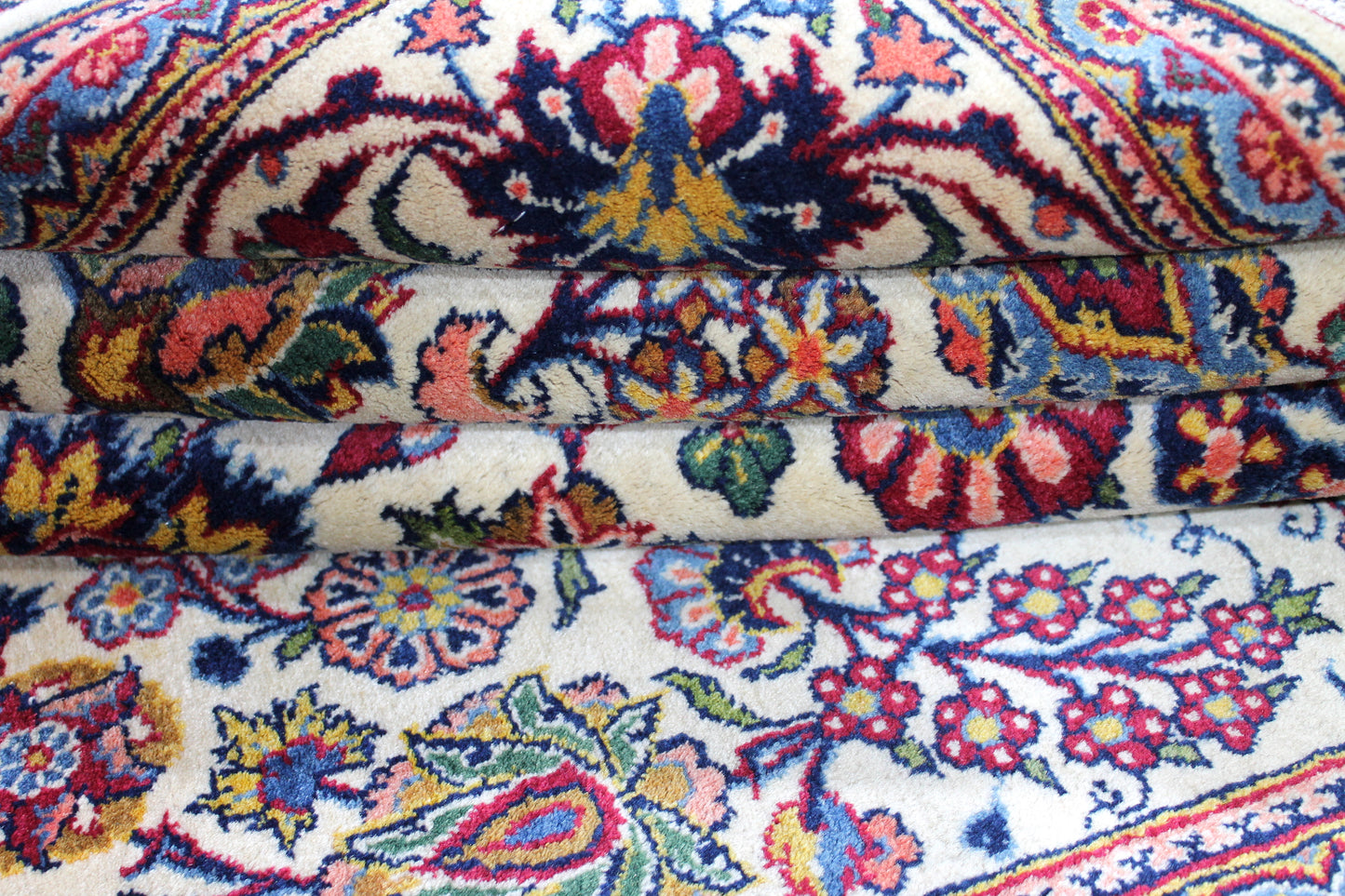 Weisser Kashan Antik