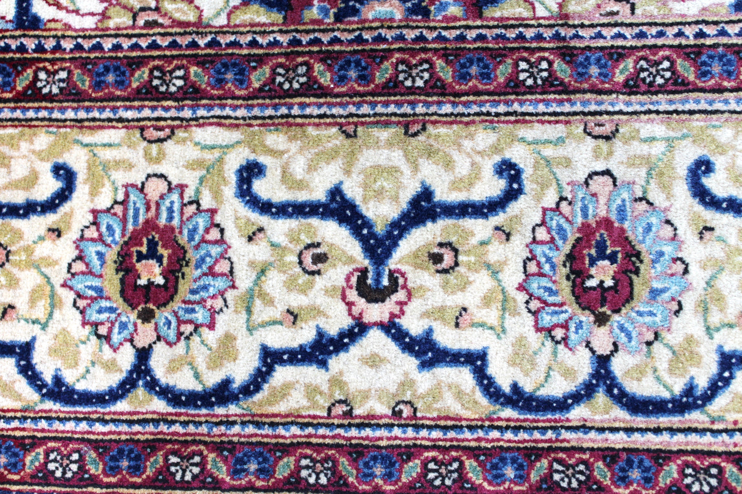 Weisser Kashan Antik