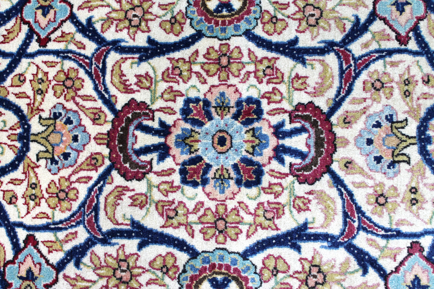 Weisser Kashan Antik