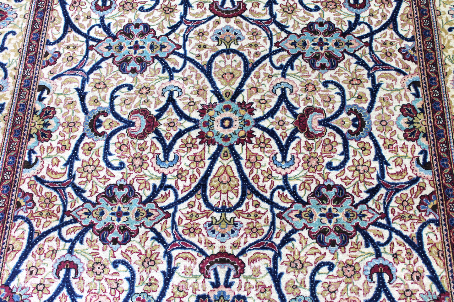 Weisser Kashan Antik