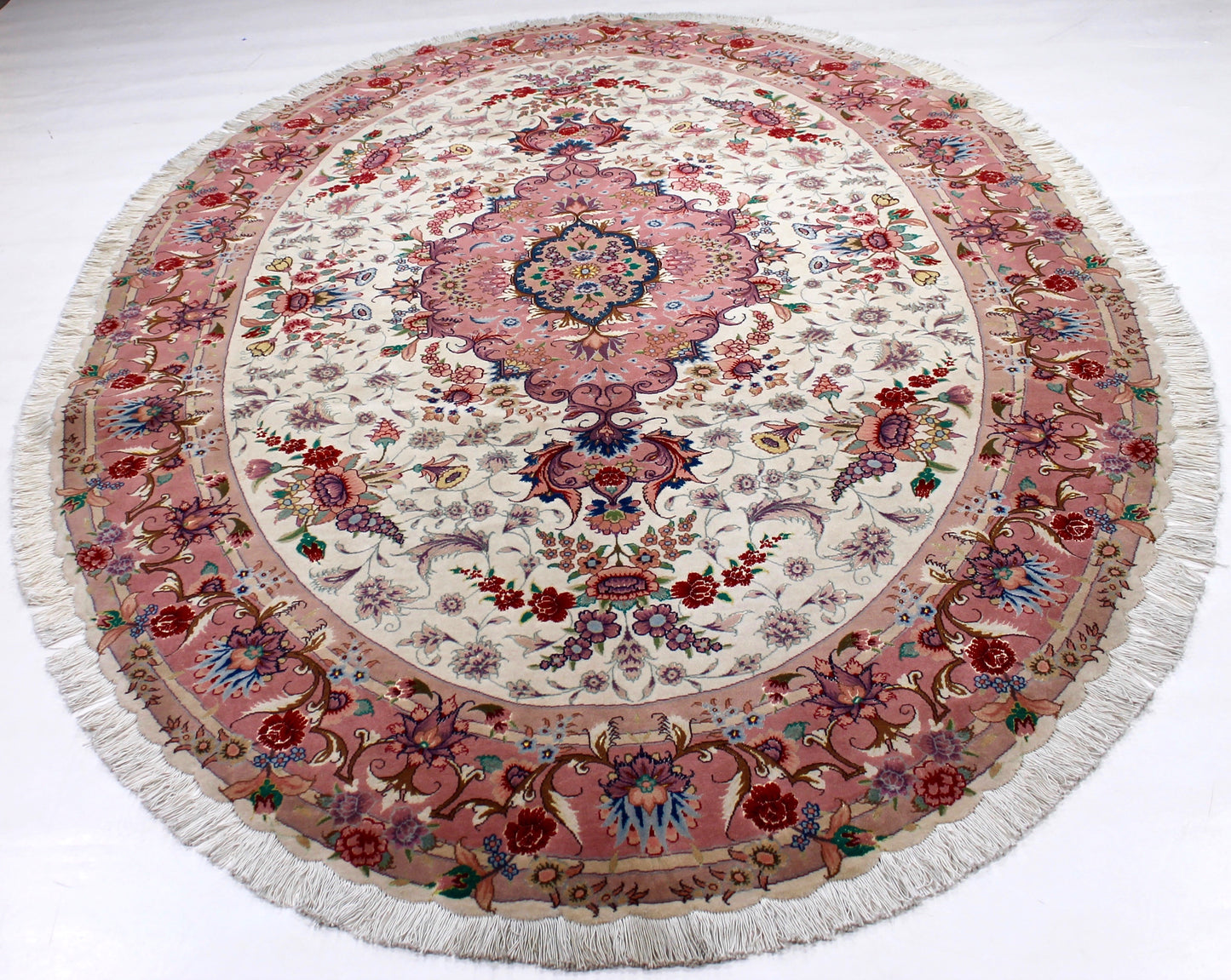 Täbriz 50 Raj oval mit Seide