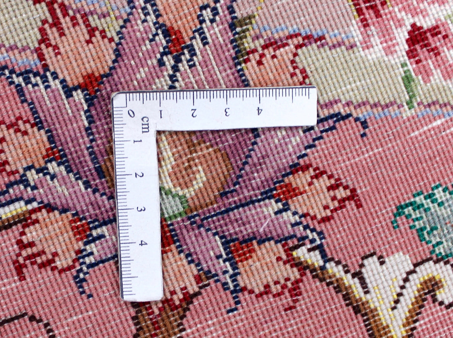 Täbriz 50 Raj oval mit Seide