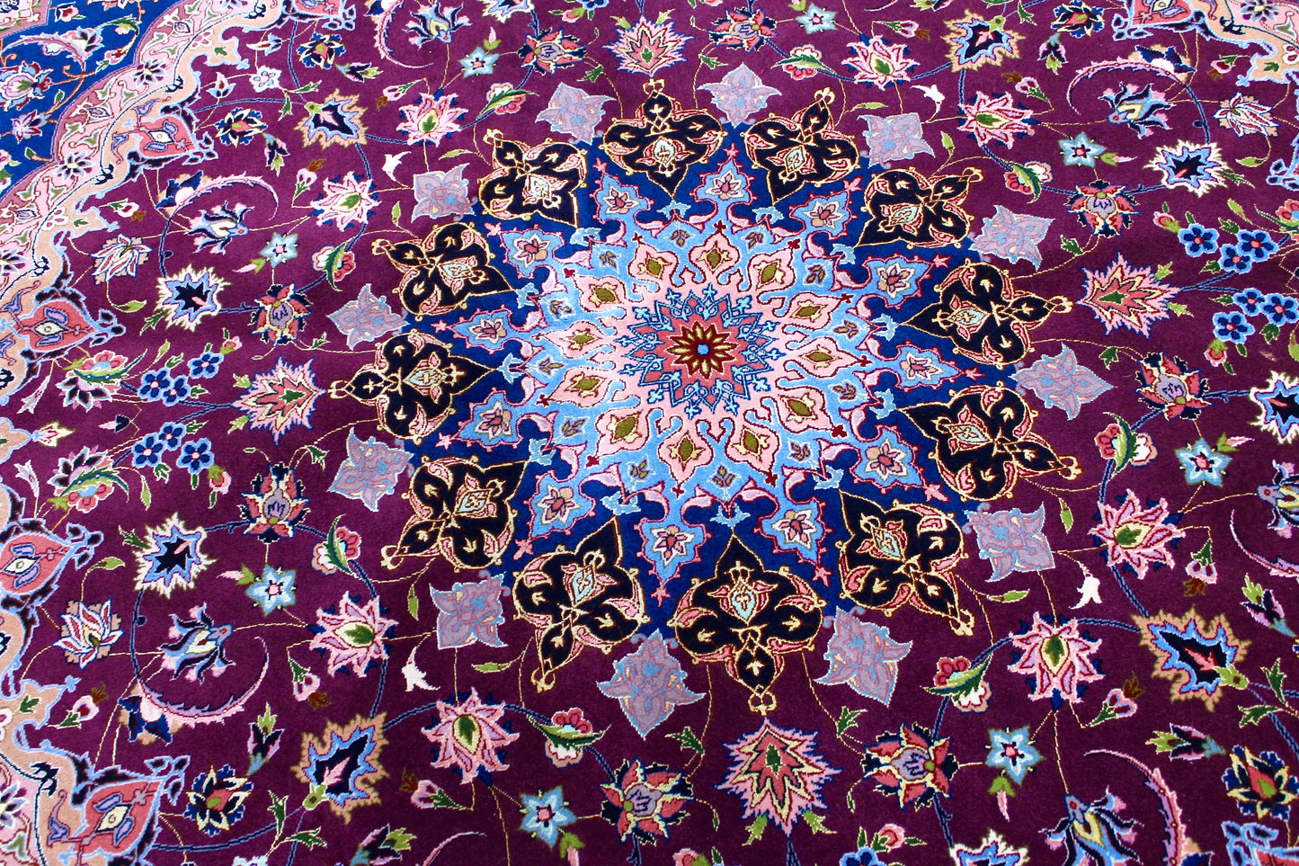 Täbriz 50 Raj rund mit Seide