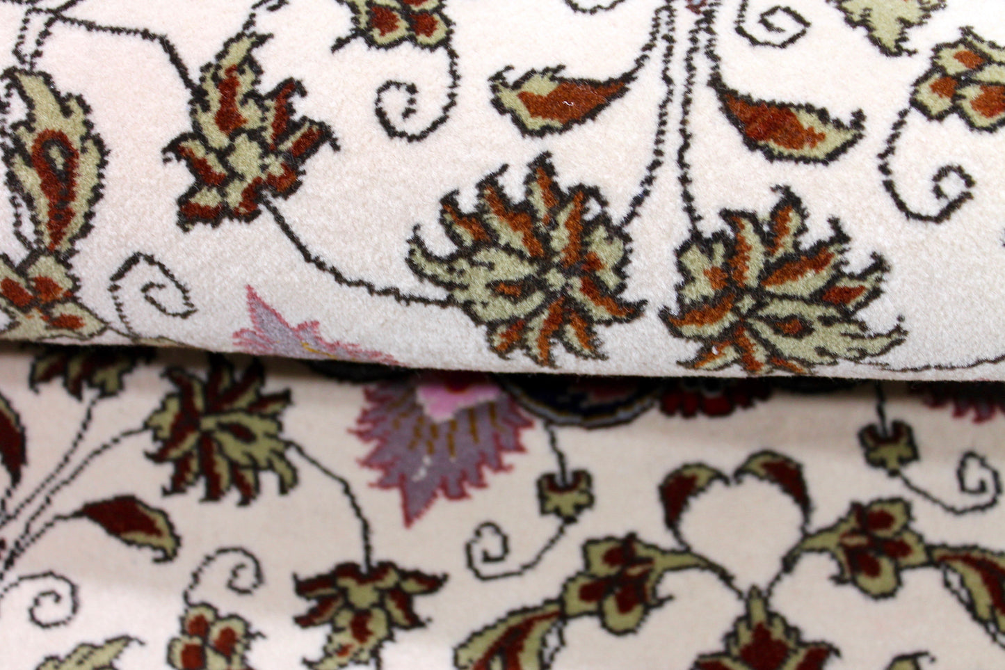 Täbriz 50 Raj rund mit Seide